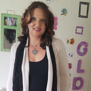 Meet your Posher, Caroline